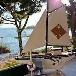 Pirates' Bay -