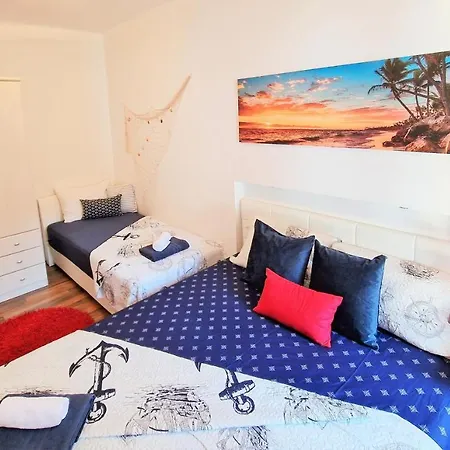 Pirates' Bay -