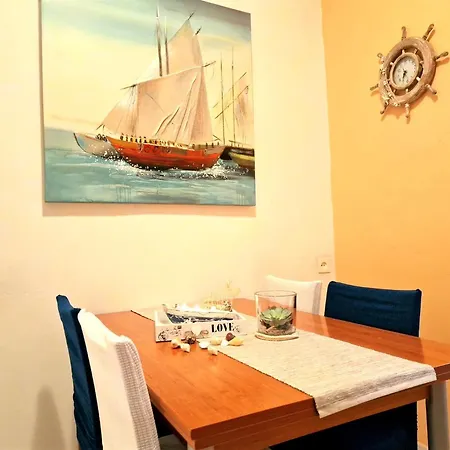 Pirates' Bay - *